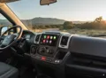 Pantalla de 6,8" con CarPlay, Android Auto y navegación online